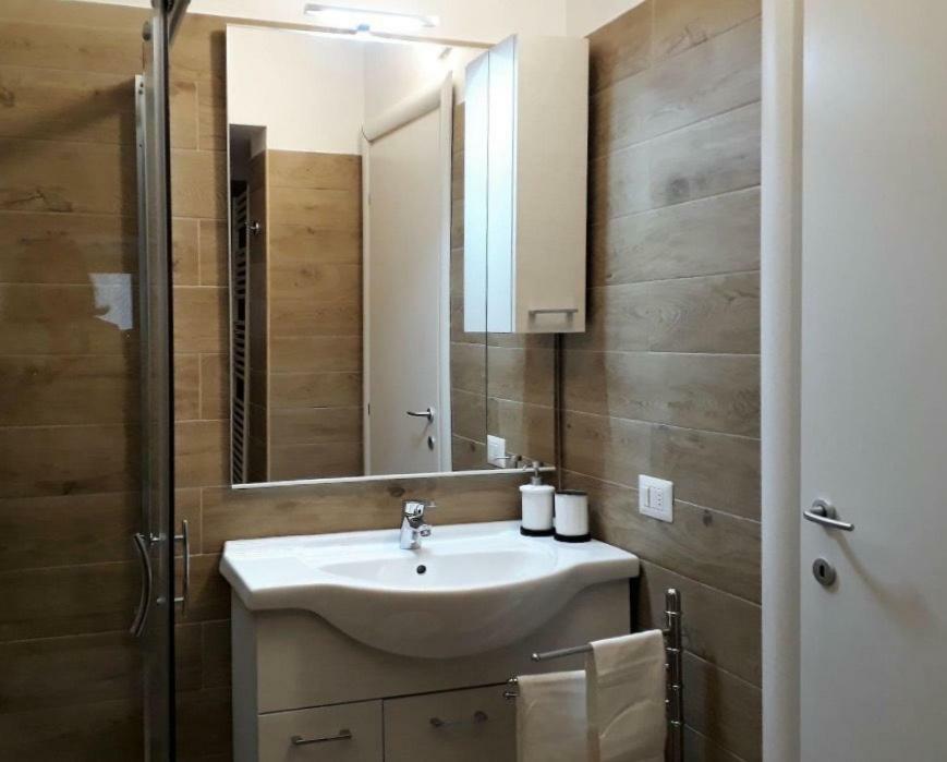 Quiet And Charming Apartment In The Centre With Air Conditioned Como Exterior foto